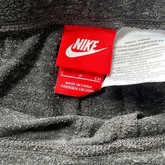 Nike sportswear cropped pants - Picture 1 of 3